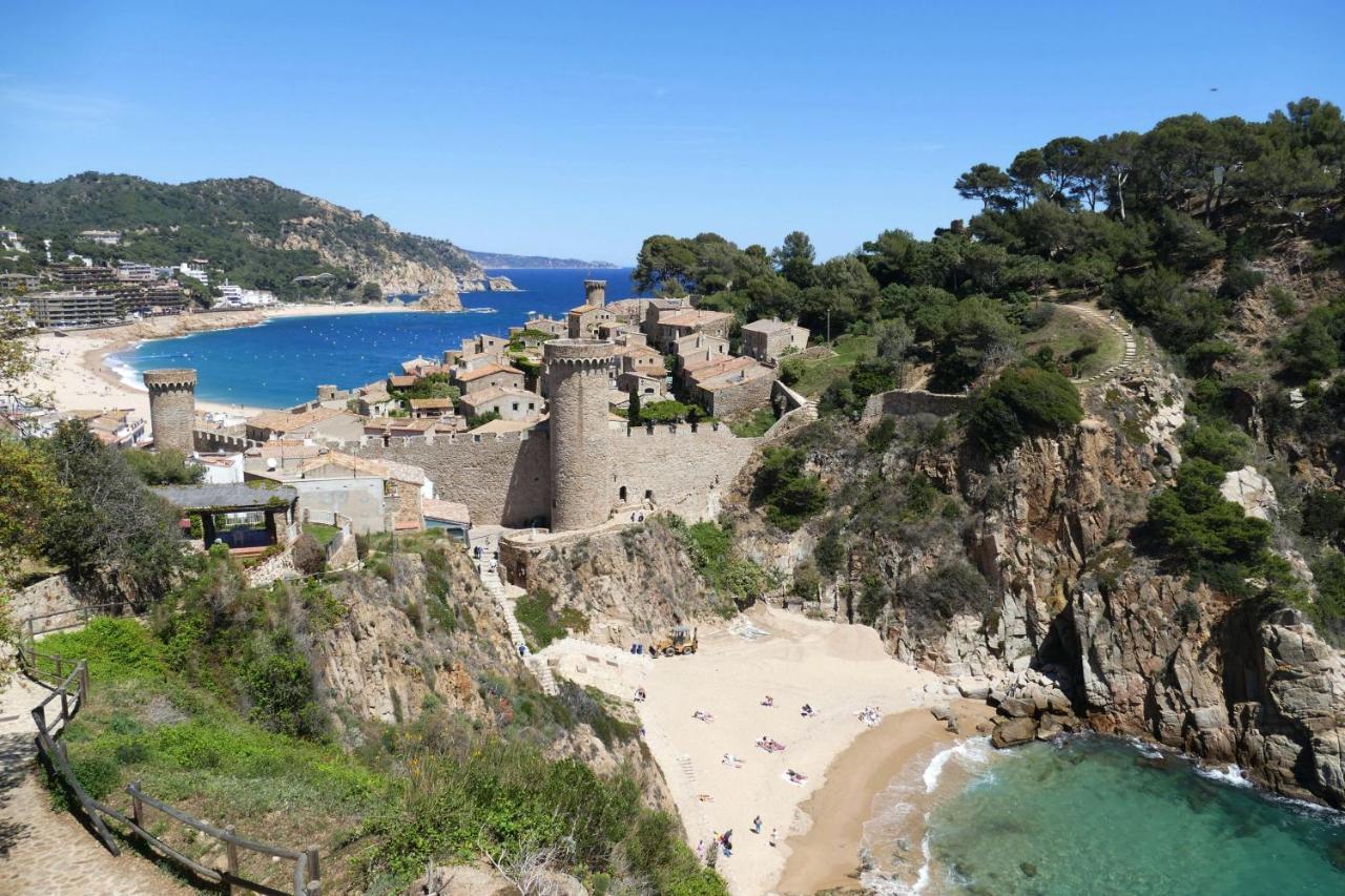 Mana Mana Youth Hostel Tossa de Mar Extérieur photo