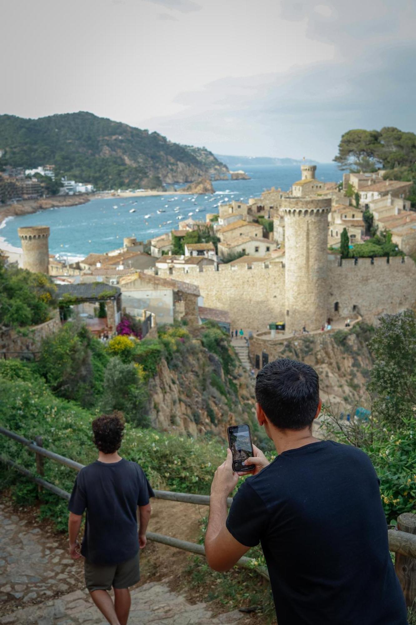 Mana Mana Youth Hostel Tossa de Mar Extérieur photo